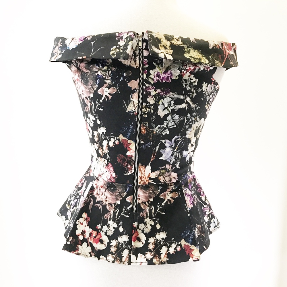 ✨sold✨ parker • davina floral off shoulder top - Picture 4 of 7